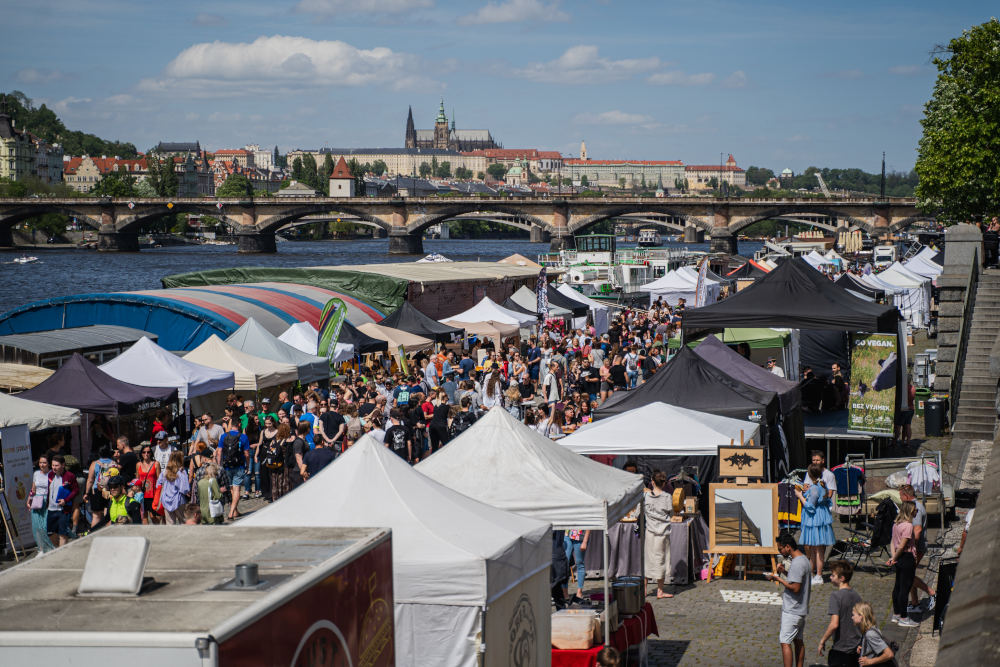 Ben Cristovao v neděli přivítá milovníky plant-based kuchyně na festivalu Veggie Náplavka